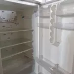 LOTE 419 - 01 GELADEIRA MARCA ELECTROLUX 220V. (NO ESTADO) ATENÇÃO! FAZER A VISITAÇÃO ANTES DE ARREMATAR, NÃO SABEMOS SE FUNCIONA. LEILÃO NÃO TEM GARANTIA E NEM DEVOLUÇÃO, SUJEITO A POSSÍVEIS AVARIAS VISÍVEIS/OCULTAS E/OU AUSÊNCIA DE COMPONENTES.