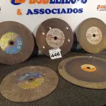 LOTE 446 - 05 DISCOS PARA SERRA DE BANCADA. (NO ESTADO) ATENÇÃO! FAZER A VISITAÇÃO ANTES DE ARREMATAR, NÃO SABEMOS SE FUNCIONA. LEILÃO NÃO TEM GARANTIA E NEM DEVOLUÇÃO, SUJEITO A POSSÍVEIS AVARIAS VISÍVEIS/OCULTAS E/OU AUSÊNCIA DE COMPONENTES.