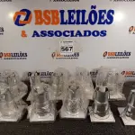 LOTE 567 - 10 LUMINÁRIAS DE EMBUTIR. (NO ESTADO) ATENÇÃO! FAZER A VISITAÇÃO ANTES DE ARREMATAR, NÃO SABEMOS SE FUNCIONA. LEILÃO NÃO TEM GARANTIA E NEM DEVOLUÇÃO, SUJEITO A POSSÍVEIS AVARIAS VISÍVEIS/OCULTAS E/OU AUSÊNCIA DE COMPONENTES.