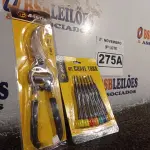 LOTE 275 - 01 ALICATE BOMBA D’AGUA 10” E 01 KIT DE CHAVES TORX. (NO ESTADO) ATENÇÃO! FAZER A VISITAÇÃO ANTES DE ARREMATAR, NÃO SABEMOS SE FUNCIONA. LEILÃO NÃO TEM GARANTIA E NEM DEVOLUÇÃO, SUJEITO A POSSÍVEIS AVARIAS VISÍVEIS/OCULTAS E/OU AUSÊNCIA DE COMPONENTES.