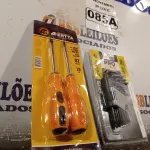 LOTE 085 - 01 KIT DE CHAVE FENDA/PHILIPS E 01 KIT DE CHAVE TORX. (NO ESTADO) ATENÇÃO! FAZER A VISITAÇÃO ANTES DE ARREMATAR, NÃO SABEMOS SE FUNCIONA. LEILÃO NÃO TEM GARANTIA E NEM DEVOLUÇÃO, SUJEITO A POSSÍVEIS AVARIAS VISÍVEIS/OCULTAS E/OU AUSÊNCIA DE COMPONENTES.