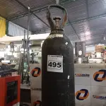LOTE 495 - 01 CILINDRO DE GÁS OXIGÊNIO. (NO ESTADO) ATENÇÃO! FAZER A VISITAÇÃO ANTES DE ARREMATAR, NÃO SABEMOS SE FUNCIONA. LEILÃO NÃO TEM GARANTIA E NEM DEVOLUÇÃO, SUJEITO A POSSÍVEIS AVARIAS VISÍVEIS/OCULTAS E/OU AUSÊNCIA DE COMPONENTES.