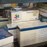 LOTE 577 - 01 LOTE COM VÁRIOS TONERS MARCAS E MODELOS DIVERSOS. (NO ESTADO) ATENÇÃO! FAZER A VISITAÇÃO ANTES DE ARREMATAR, NÃO SABEMOS SE FUNCIONA. LEILÃO NÃO TEM GARANTIA E NEM DEVOLUÇÃO, SUJEITO A POSSÍVEIS AVARIAS VISÍVEIS/OCULTAS E/OU AUSÊNCIA DE COMPONENTES.