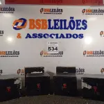 LOTE 534 - 06 ARANDELAS PIOLUCE. (NO ESTADO) ATENÇÃO! FAZER A VISITAÇÃO ANTES DE ARREMATAR, NÃO SABEMOS SE FUNCIONA. LEILÃO NÃO TEM GARANTIA E NEM DEVOLUÇÃO, SUJEITO A POSSÍVEIS AVARIAS VISÍVEIS/OCULTAS E/OU AUSÊNCIA DE COMPONENTES.