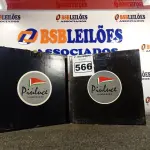 LOTE 566 - 02 LUMINÁRIAS DE EMBUTIR 30X30 PIOLUCE. (NO ESTADO) ATENÇÃO! FAZER A VISITAÇÃO ANTES DE ARREMATAR, NÃO SABEMOS SE FUNCIONA. LEILÃO NÃO TEM GARANTIA E NEM DEVOLUÇÃO, SUJEITO A POSSÍVEIS AVARIAS VISÍVEIS/OCULTAS E/OU AUSÊNCIA DE COMPONENTES.