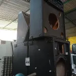 LOTE 464 - 04 CAIXAS DE SOM INCOMPLETAS. (NO ESTADO) ATENÇÃO! FAZER A VISITAÇÃO ANTES DE ARREMATAR, NÃO SABEMOS SE FUNCIONA. LEILÃO NÃO TEM GARANTIA E NEM DEVOLUÇÃO, SUJEITO A POSSÍVEIS AVARIAS VISÍVEIS/OCULTAS E/OU AUSÊNCIA DE COMPONENTES.