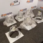 LOTE 529 - 06 LUMINÁRIAS DE EMBUTIR. (NO ESTADO) ATENÇÃO! FAZER A VISITAÇÃO ANTES DE ARREMATAR, NÃO SABEMOS SE FUNCIONA. LEILÃO NÃO TEM GARANTIA E NEM DEVOLUÇÃO, SUJEITO A POSSÍVEIS AVARIAS VISÍVEIS/OCULTAS E/OU AUSÊNCIA DE COMPONENTES.