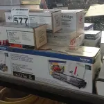 LOTE 577 - 01 LOTE COM VÁRIOS TONERS MARCAS E MODELOS DIVERSOS. (NO ESTADO) ATENÇÃO! FAZER A VISITAÇÃO ANTES DE ARREMATAR, NÃO SABEMOS SE FUNCIONA. LEILÃO NÃO TEM GARANTIA E NEM DEVOLUÇÃO, SUJEITO A POSSÍVEIS AVARIAS VISÍVEIS/OCULTAS E/OU AUSÊNCIA DE COMPONENTES.
