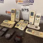 LOTE 075 - 01 LOTE COM VÁRIOS CONTROLE REMOTO PARA AR CONDICIONADO. (NO ESTADO) ATENÇÃO! FAZER A VISITAÇÃO ANTES DE ARREMATAR, NÃO SABEMOS SE FUNCIONA. LEILÃO NÃO TEM GARANTIA E NEM DEVOLUÇÃO, SUJEITO A POSSÍVEIS AVARIAS VISÍVEIS/OCULTAS E/OU AUSÊNCIA DE COMPONENTES.