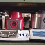 LOTE 117 - 02 BALANÇAS, 03 BASES E 01 COPO DE LIQUIDIFICADORES MARCAS E MODELOS DIVERSOS. (NO ESTADO) ATENÇÃO! FAZER A VISITAÇÃO ANTES DE ARREMATAR, NÃO SABEMOS SE FUNCIONA. LEILÃO NÃO TEM GARANTIA E NEM DEVOLUÇÃO, SUJEITO A POSSÍVEIS AVARIAS VISÍVEIS/OCULTAS E/OU AUSÊNCIA DE COMPONENTES.