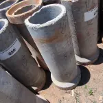 LOTE 080 - 05 MANILHAS EM CONCRETO (NO ESTADO, NÃO SABEMOS SE FUNCIONA. LEILÃO NÃO TEM GARANTIA E NEM DEVOLUÇÃO).