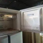 LOTE 215 - 01 GELADEIRA FROST FREE MARCA ELECTROLUX 220V. (NO ESTADO) ATENÇÃO! FAZER A VISITAÇÃO ANTES DE ARREMATAR, NÃO SABEMOS SE FUNCIONA. LEILÃO NÃO TEM GARANTIA E NEM DEVOLUÇÃO, SUJEITO A POSSÍVEIS AVARIAS VISÍVEIS/OCULTAS E/OU AUSÊNCIA DE COMPONENTES.