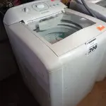 LOTE 206 - 01 MÁQUINA DE LAVAR MARCA ELECTROLUX 12KG 220V. (NO ESTADO) ATENÇÃO! FAZER A VISITAÇÃO ANTES DE ARREMATAR, NÃO SABEMOS SE FUNCIONA. LEILÃO NÃO TEM GARANTIA E NEM DEVOLUÇÃO, SUJEITO A POSSÍVEIS AVARIAS VISÍVEIS/OCULTAS E/OU AUSÊNCIA DE COMPONENTES.