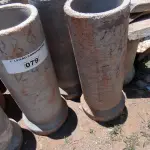 LOTE 079 - 05 MANILHAS EM CONCRETO (NO ESTADO, NÃO SABEMOS SE FUNCIONA. LEILÃO NÃO TEM GARANTIA E NEM DEVOLUÇÃO).