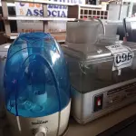 LOTE 096 - 05 UMIDIFICADORES DE AR MARCAS E MODELOS DIVERSOS. (NO ESTADO) ATENÇÃO! FAZER A VISITAÇÃO ANTES DE ARREMATAR, NÃO SABEMOS SE FUNCIONA. LEILÃO NÃO TEM GARANTIA E NEM DEVOLUÇÃO, SUJEITO A POSSÍVEIS AVARIAS VISÍVEIS/OCULTAS E/OU AUSÊNCIA DE COMPONENTES.