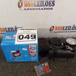 LOTE 049 - 01 COMPRESSOR DE AR PORTÁTIL 12V. (NO ESTADO) ATENÇÃO! FAZER A VISITAÇÃO ANTES DE ARREMATAR, NÃO SABEMOS SE FUNCIONA. LEILÃO NÃO TEM GARANTIA E NEM DEVOLUÇÃO, SUJEITO A POSSÍVEIS AVARIAS VISÍVEIS/OCULTAS E/OU AUSÊNCIA DE COMPONENTES.