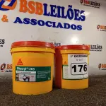 LOTE 176 - 02 BALDES DE SELANTE ACRÍLICO FLEXÍVEL SIKACRYL 203 5KG. (NO ESTADO) ATENÇÃO! FAZER A VISITAÇÃO ANTES DE ARREMATAR, NÃO SABEMOS SE FUNCIONA. LEILÃO NÃO TEM GARANTIA E NEM DEVOLUÇÃO, SUJEITO A POSSÍVEIS AVARIAS VISÍVEIS/OCULTAS E/OU AUSÊNCIA DE COMPONENTES.