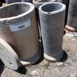 LOTE 082 - 05 MANILHAS EM CONCRETO (NO ESTADO, NÃO SABEMOS SE FUNCIONA. LEILÃO NÃO TEM GARANTIA E NEM DEVOLUÇÃO).