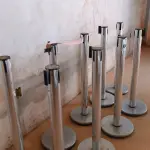 LOTE 004 - 09 SEPARADORES DE FILA (UNIFILA).(NO ESTADO DE CONSERVAÇÃO QUE SE ENCONTRA. LEILÃO NÃO TEM GARANTIA E NEM DEVOLUÇÃO).