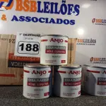 LOTE 188 - 12 LATAS DE COLA PLÁSTICA ANJO. (NO ESTADO) ATENÇÃO! FAZER A VISITAÇÃO ANTES DE ARREMATAR, NÃO SABEMOS SE FUNCIONA. LEILÃO NÃO TEM GARANTIA E NEM DEVOLUÇÃO, SUJEITO A POSSÍVEIS AVARIAS VISÍVEIS/OCULTAS E/OU AUSÊNCIA DE COMPONENTES.