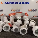 LOTE 173 - 11 LUMINÁRIAS DE SOBREPOR. (NO ESTADO) ATENÇÃO! FAZER A VISITAÇÃO ANTES DE ARREMATAR, NÃO SABEMOS SE FUNCIONA. LEILÃO NÃO TEM GARANTIA E NEM DEVOLUÇÃO, SUJEITO A POSSÍVEIS AVARIAS VISÍVEIS/OCULTAS E/OU AUSÊNCIA DE COMPONENTES.