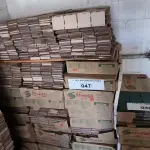 LOTE 047 - 01 LOTE COM PASTILHAS 10CM X 10CM NA COR BEGE (NO ESTADO, NÃO SABEMOS SE FUNCIONA. LEILÃO NÃO TEM GARANTIA E NEM DEVOLUÇÃO).