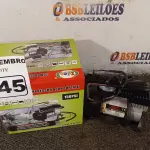 LOTE 045 - 01 COMPRESSOR DE AR PORTÁTIL 12V 150PSI. (NO ESTADO) ATENÇÃO! FAZER A VISITAÇÃO ANTES DE ARREMATAR, NÃO SABEMOS SE FUNCIONA. LEILÃO NÃO TEM GARANTIA E NEM DEVOLUÇÃO, SUJEITO A POSSÍVEIS AVARIAS VISÍVEIS/OCULTAS E/OU AUSÊNCIA DE COMPONENTES.