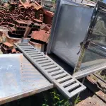 LOTE 093 - 01 LOTE COM BANCADA EM INOX (NO ESTADO, NÃO SABEMOS SE FUNCIONA. LEILÃO NÃO TEM GARANTIA E NEM DEVOLUÇÃO).