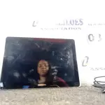 LOTE 031 - 01 TABLET SAMSUNG COM CABO. (NO ESTADO) ATENÇÃO! FAZER A VISITAÇÃO ANTES DE ARREMATAR, NÃO SABEMOS SE FUNCIONA. LEILÃO NÃO TEM GARANTIA E NEM DEVOLUÇÃO, SUJEITO A POSSÍVEIS AVARIAS VISÍVEIS/OCULTAS E/OU AUSÊNCIA DE COMPONENTES.
