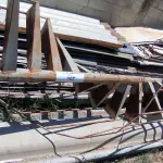 LOTE 107 - 01 ESCADA EM FERRO ESPIRAL (NO ESTADO, NÃO SABEMOS SE FUNCIONA. LEILÃO NÃO TEM GARANTIA E NEM DEVOLUÇÃO).