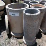 LOTE 082 - 05 MANILHAS EM CONCRETO (NO ESTADO, NÃO SABEMOS SE FUNCIONA. LEILÃO NÃO TEM GARANTIA E NEM DEVOLUÇÃO).