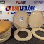 LOTE 126 - 08 ASSENTOS PARA VASO SANITÁRIO MARCAS E MODELOS DIVERSOS. (NO ESTADO) ATENÇÃO! FAZER A VISITAÇÃO ANTES DE ARREMATAR, NÃO SABEMOS SE FUNCIONA. LEILÃO NÃO TEM GARANTIA E NEM DEVOLUÇÃO, SUJEITO A POSSÍVEIS AVARIAS VISÍVEIS/OCULTAS E/OU AUSÊNCIA DE COMPONENTES.
