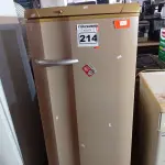 LOTE 214 - 01 GELADEIRA MARCA ELECTROLUX 220V. (NO ESTADO) ATENÇÃO! FAZER A VISITAÇÃO ANTES DE ARREMATAR, NÃO SABEMOS SE FUNCIONA. LEILÃO NÃO TEM GARANTIA E NEM DEVOLUÇÃO, SUJEITO A POSSÍVEIS AVARIAS VISÍVEIS/OCULTAS E/OU AUSÊNCIA DE COMPONENTES.