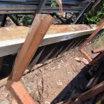 LOTE 068 - 01 ESCADA EM FERRO (NO ESTADO, NÃO SABEMOS SE FUNCIONA. LEILÃO NÃO TEM GARANTIA E NEM DEVOLUÇÃO).
