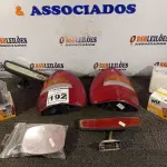 LOTE 192 - 02 LANTERNAS DA GRAND CARAVAM, 03 ESPELHOS RETROVISORES E 02 FILTROS WIX. (NO ESTADO) ATENÇÃO! FAZER A VISITAÇÃO ANTES DE ARREMATAR, NÃO SABEMOS SE FUNCIONA. LEILÃO NÃO TEM GARANTIA E NEM DEVOLUÇÃO, SUJEITO A POSSÍVEIS AVARIAS VISÍVEIS/OCULTAS E/OU AUSÊNCIA DE COMPONENTES.