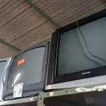 LOTE 127 - 03 TV’S DE TUBO MARCAS E MODELOS DIVERSOS. (NO ESTADO) ATENÇÃO! FAZER A VISITAÇÃO ANTES DE ARREMATAR, NÃO SABEMOS SE FUNCIONA. LEILÃO NÃO TEM GARANTIA E NEM DEVOLUÇÃO, SUJEITO A POSSÍVEIS AVARIAS VISÍVEIS/OCULTAS E/OU AUSÊNCIA DE COMPONENTES.