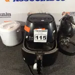 LOTE 115 - 01 AIR FRY, 01 PANELA ELÉTRICA DE FAZER ARROZ E 01 BATEDEIRA MARCAS E MODELOS DIVERSOS. (NO ESTADO) ATENÇÃO! FAZER A VISITAÇÃO ANTES DE ARREMATAR, NÃO SABEMOS SE FUNCIONA. LEILÃO NÃO TEM GARANTIA E NEM DEVOLUÇÃO, SUJEITO A POSSÍVEIS AVARIAS VISÍVEIS/OCULTAS E/OU AUSÊNCIA DE COMPONENTES.