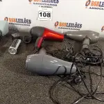 LOTE 108 - 03 SECADORES DE CABELO, 01 ESCOVA ROTATIVA E 01 CHAPINHA MARCAS E MODELOS DIVERSOS. (NO ESTADO) ATENÇÃO! FAZER A VISITAÇÃO ANTES DE ARREMATAR, NÃO SABEMOS SE FUNCIONA. LEILÃO NÃO TEM GARANTIA E NEM DEVOLUÇÃO, SUJEITO A POSSÍVEIS AVARIAS VISÍVEIS/OCULTAS E/OU AUSÊNCIA DE COMPONENTES.