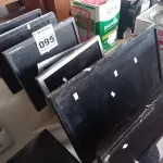 LOTE 095 - 07 MONITORES MARCAS E MODELOS DIVERSOS PARA RETIRADA DE PEÇAS. (NO ESTADO) ATENÇÃO! FAZER A VISITAÇÃO ANTES DE ARREMATAR, NÃO SABEMOS SE FUNCIONA. LEILÃO NÃO TEM GARANTIA E NEM DEVOLUÇÃO, SUJEITO A POSSÍVEIS AVARIAS VISÍVEIS/OCULTAS E/OU AUSÊNCIA DE COMPONENTES.