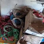 LOTE 088 - 01 LOTE COM CABOS DE REDE DIVERSOS (NO ESTADO, NÃO SABEMOS SE FUNCIONA. LEILÃO NÃO TEM GARANTIA E NEM DEVOLUÇÃO).