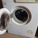 LOTE 213 - 01 LAVADORA DE ROUPAS MARCA ELECTROLUX. (NO ESTADO) ATENÇÃO! FAZER A VISITAÇÃO ANTES DE ARREMATAR, NÃO SABEMOS SE FUNCIONA. LEILÃO NÃO TEM GARANTIA E NEM DEVOLUÇÃO, SUJEITO A POSSÍVEIS AVARIAS VISÍVEIS/OCULTAS E/OU AUSÊNCIA DE COMPONENTES.