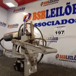LOTE 197 - 01 ESMERILHADEIRA COM SUPORTE. (NO ESTADO) ATENÇÃO! FAZER A VISITAÇÃO ANTES DE ARREMATAR, NÃO SABEMOS SE FUNCIONA. LEILÃO NÃO TEM GARANTIA E NEM DEVOLUÇÃO, SUJEITO A POSSÍVEIS AVARIAS VISÍVEIS/OCULTAS E/OU AUSÊNCIA DE COMPONENTES.