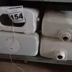 LOTE 154 - 06 CAIXAS DE DESCARGA MARCAS E MODELOS DIVERSOS. (NO ESTADO) ATENÇÃO! FAZER A VISITAÇÃO ANTES DE ARREMATAR, NÃO SABEMOS SE FUNCIONA. LEILÃO NÃO TEM GARANTIA E NEM DEVOLUÇÃO, SUJEITO A POSSÍVEIS AVARIAS VISÍVEIS/OCULTAS E/OU AUSÊNCIA DE COMPONENTES.