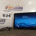 LOTE 034 - 01 TABLET SAMSUNG. (NO ESTADO) ATENÇÃO! FAZER A VISITAÇÃO ANTES DE ARREMATAR, NÃO SABEMOS SE FUNCIONA. LEILÃO NÃO TEM GARANTIA E NEM DEVOLUÇÃO, SUJEITO A POSSÍVEIS AVARIAS VISÍVEIS/OCULTAS E/OU AUSÊNCIA DE COMPONENTES.