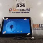 LOTE 026 - 01 TABLET SAMSUNG COM CABO. (NO ESTADO) ATENÇÃO! FAZER A VISITAÇÃO ANTES DE ARREMATAR, NÃO SABEMOS SE FUNCIONA. LEILÃO NÃO TEM GARANTIA E NEM DEVOLUÇÃO, SUJEITO A POSSÍVEIS AVARIAS VISÍVEIS/OCULTAS E/OU AUSÊNCIA DE COMPONENTES.