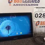 LOTE 028 - 01 TABLET SAMSUNG COM CABO. (NO ESTADO) ATENÇÃO! FAZER A VISITAÇÃO ANTES DE ARREMATAR, NÃO SABEMOS SE FUNCIONA. LEILÃO NÃO TEM GARANTIA E NEM DEVOLUÇÃO, SUJEITO A POSSÍVEIS AVARIAS VISÍVEIS/OCULTAS E/OU AUSÊNCIA DE COMPONENTES.