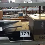 LOTE 174 - 01 SCANER MARCA HP E 01 IMPRESSORA DE ETIQUETAS MARCA ZEBRA. (NO ESTADO) ATENÇÃO! FAZER A VISITAÇÃO ANTES DE ARREMATAR, NÃO SABEMOS SE FUNCIONA. LEILÃO NÃO TEM GARANTIA E NEM DEVOLUÇÃO, SUJEITO A POSSÍVEIS AVARIAS VISÍVEIS/OCULTAS E/OU AUSÊNCIA DE COMPONENTES.