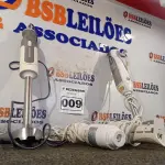LOTE 009 - 04 MIXER PARA ALIMENTOS SENDO 02 INCOMPLETOS. (NO ESTADO) ATENÇÃO! FAZER A VISITAÇÃO ANTES DE ARREMATAR, NÃO SABEMOS SE FUNCIONA. LEILÃO NÃO TEM GARANTIA E NEM DEVOLUÇÃO, SUJEITO A POSSÍVEIS AVARIAS VISÍVEIS/OCULTAS E/OU AUSÊNCIA DE COMPONENTES.