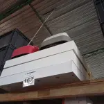 LOTE 162 - 02 ASPIRADORES DE PÓ E 03 LUMINÁRIAS DE SOBREPOR. (NO ESTADO) ATENÇÃO! FAZER A VISITAÇÃO ANTES DE ARREMATAR, NÃO SABEMOS SE FUNCIONA. LEILÃO NÃO TEM GARANTIA E NEM DEVOLUÇÃO, SUJEITO A POSSÍVEIS AVARIAS VISÍVEIS/OCULTAS E/OU AUSÊNCIA DE COMPONENTES.