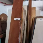 LOTE 030 - 01 LOTE COM PORTAS EM MADEIRAS DIVERSOS TAMANHOS (NO ESTADO, NÃO SABEMOS SE FUNCIONA. LEILÃO NÃO TEM GARANTIA E NEM DEVOLUÇÃO).